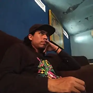 AlexAlejandro13 online show from March 6, 7:10 pm