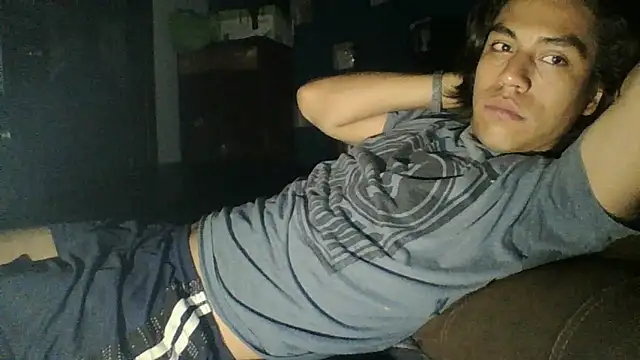 AlexAlejandro13 online show from May 11, 9:26 am