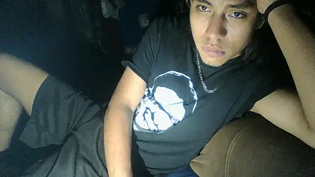 AlexAlejandro13 online show from May 20, 7:14 am