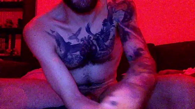 Snapshot of MadArzh chatting on December 25, 1:31 am MadArzh online show from December 25, 1:31 am