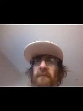 Snapshot of Bottomslut4tops84 chatting on November 24, 4:23 am Bottomslut4tops84 online show from November 24, 4:23 am