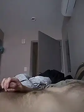 Snapshot of Bottomslut4tops84 chatting on February 11, 11:26 am Bottomslut4tops84 online show from February 11, 11:26 am