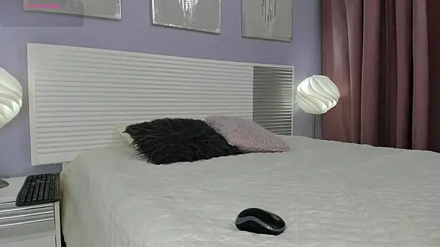 Snapshot of AgathaFoxx chatting on May 10, 8:03 pm AgathaFoxx online show from May 10, 8:03 pm