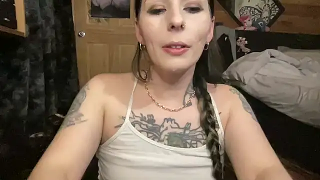 Snapshot of TeenyDoll chatting on May 7, 2:39 am TeenyDoll online show from May 7, 2:39 am