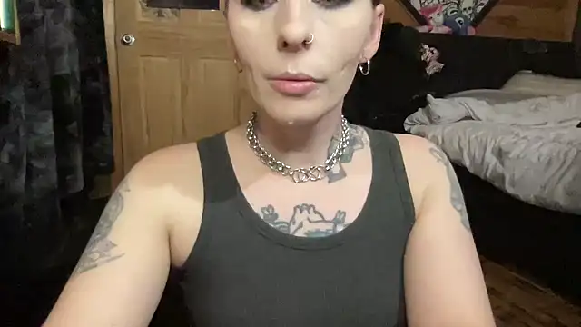 Snapshot of TeenyDoll chatting on May 23, 2:17 am TeenyDoll online show from May 23, 2:17 am
