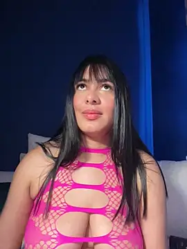 Snapshot of Roxxannne chatting on April 2, 10:07 pm Roxxannne online show from April 2, 10:07 pm