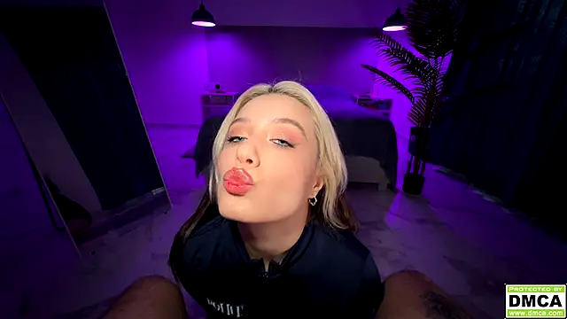  blowjob queen online show from September 30, 11:10 pm