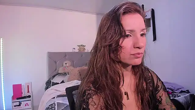 vanessabrown  online show from March 18, 3:04 pm