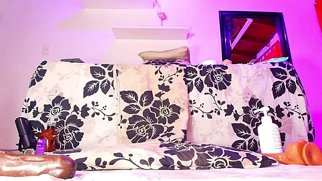 sofi decker online show from January 9, 6:17 am