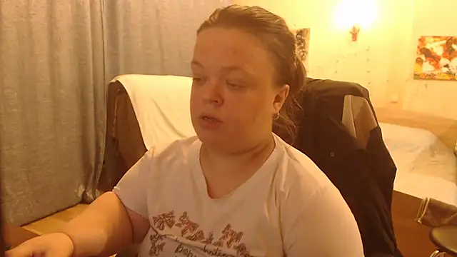 Janiffer MiMi online show from December 6, 1:40 am