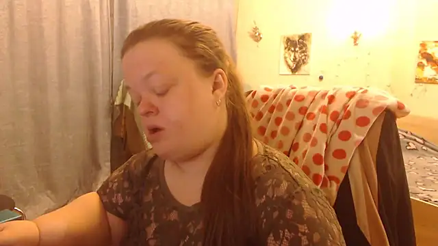 Janiffer MiMi online show from February 8, 9:25 pm