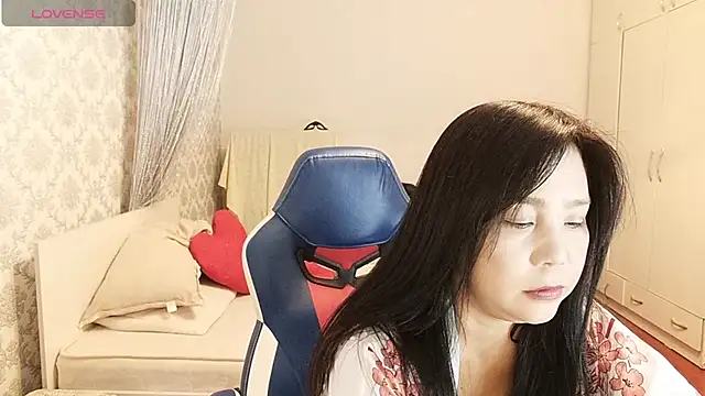Snapshot of MissValday chatting on April 23, 6:03 am MissValday online show from April 23, 6:03 am