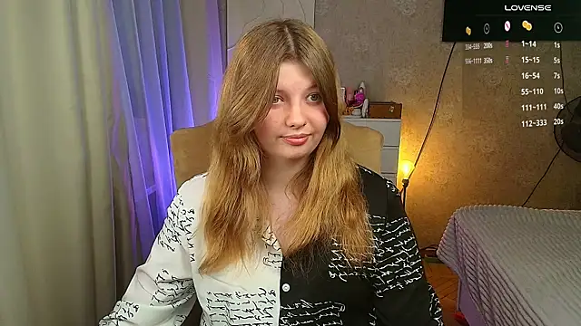 Snapshot of Vivian_cutie chatting on October 17, 3:47 pm Vivian cutie online show from October 17, 3:47 pm