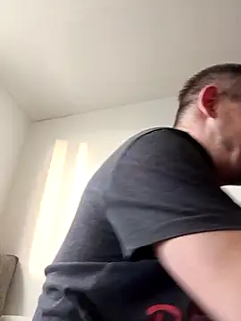 Snapshot of Ivanekkral chatting on November 20, 7:19 am Ivanekkral online show from November 20, 7:19 am