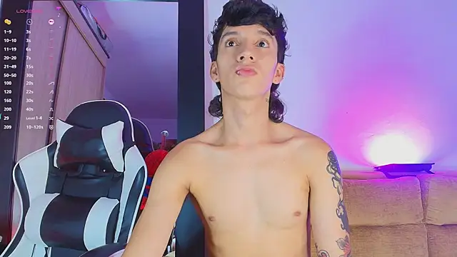 Snapshot of JacoboSwam chatting on April 1, 1:41 pm JacoboSwam online show from April 1, 1:41 pm