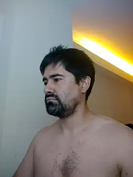 Snapshot of VonDoomdelToro chatting on January 5, 3:32 am VonDoomdelToro online show from January 5, 3:32 am