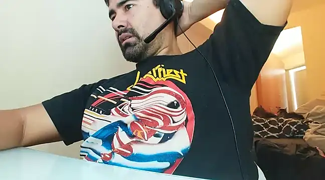 Snapshot of VonDoomdelToro chatting on February 13, 6:27 pm VonDoomdelToro online show from February 13, 6:27 pm