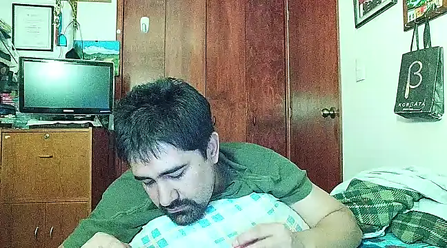 Snapshot of VonDoomdelToro chatting on February 19, 6:11 am VonDoomdelToro online show from February 19, 6:11 am