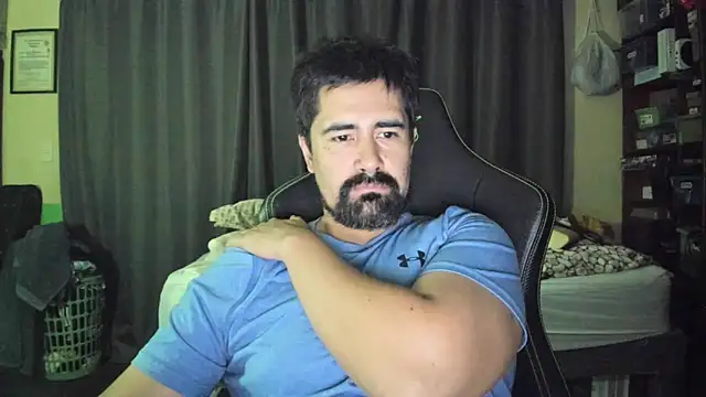 Snapshot of VonDoomdelToro chatting on October 21, 6:25 am VonDoomdelToro online show from October 21, 6:25 am