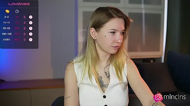 melanielwithu online show from November 5, 11:21 am