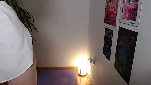 Snapshot of Michelle_Melnss chatting on December 7, 7:27 am Michelle Melnss online show from December 7, 7:27 am