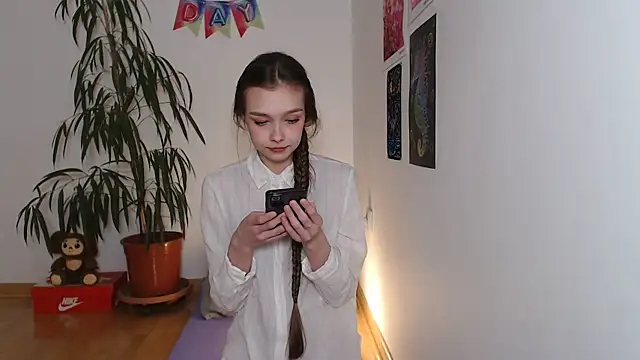 Snapshot of Michelle_Melnss chatting on January 17, 5:32 am Michelle Melnss online show from January 17, 5:32 am