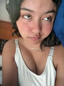 Peach Girll online show from May 8, 3:28 pm