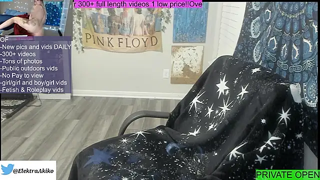 Snapshot of ElektraExotic chatting on March 17, 7:44 am ElektraExotic online show from March 17, 7:44 am