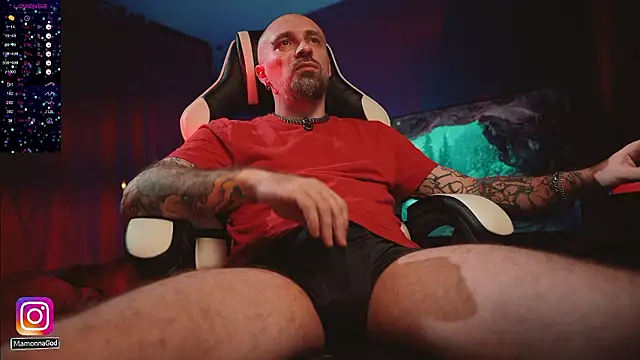 LuckyAlexx online show from February 12, 4:24 pm