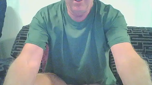 Snapshot of offshore00 chatting on September 21, 4:36 am offshore00 online show from September 21, 4:36 am
