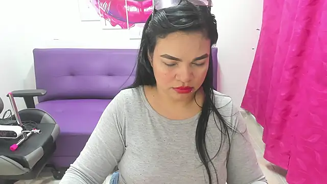 Cloe 35 online show from February 1, 3:39 pm