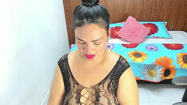 Cloe 35 online show from May 18, 8:36 pm