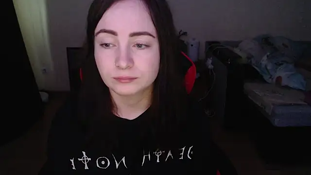 Laralianna online show from December 18, 10:43 am