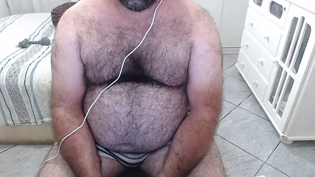 Snapshot of MysterBearMG chatting on January 5, 10:19 pm MysterBearMG online show from January 5, 10:19 pm