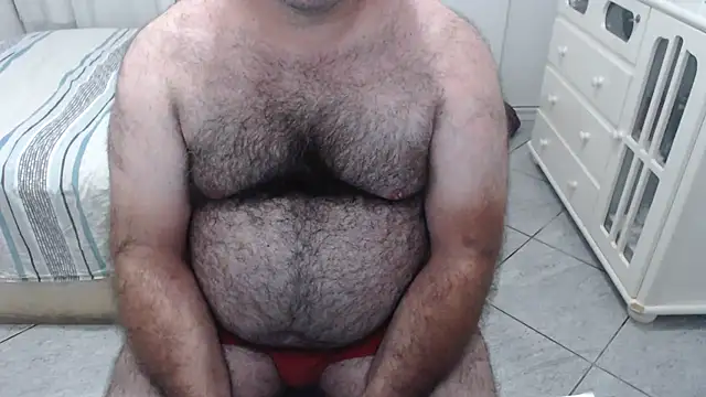 Snapshot of MysterBearMG chatting on January 6, 1:20 am MysterBearMG online show from January 6, 1:20 am