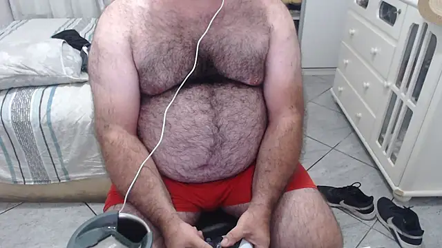 Snapshot of MysterBearMG chatting on January 11, 12:12 am MysterBearMG online show from January 11, 12:12 am