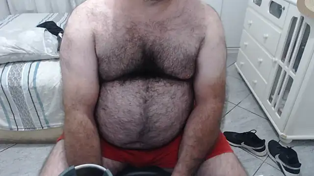 Snapshot of MysterBearMG chatting on January 11, 3:13 am MysterBearMG online show from January 11, 3:13 am