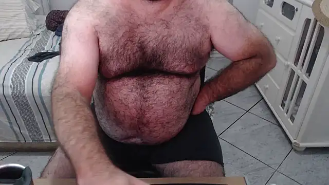 Snapshot of MysterBearMG chatting on January 18, 12:46 am MysterBearMG online show from January 18, 12:46 am