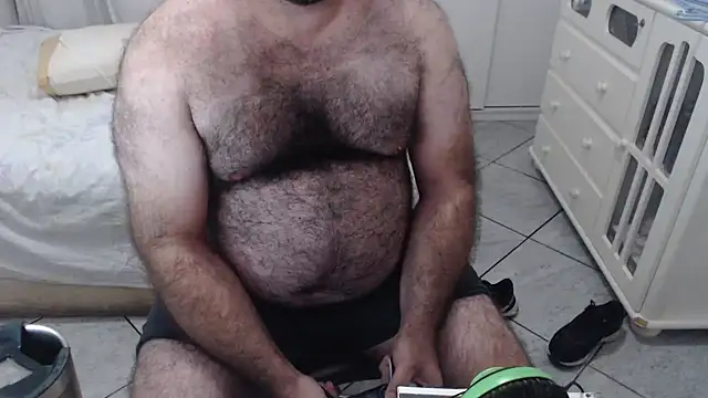 Snapshot of MysterBearMG chatting on January 31, 10:31 pm MysterBearMG online show from January 31, 10:31 pm