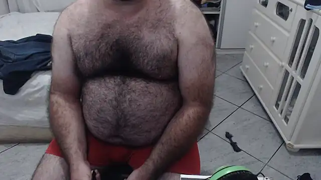 Snapshot of MysterBearMG chatting on February 2, 12:19 am MysterBearMG online show from February 2, 12:19 am