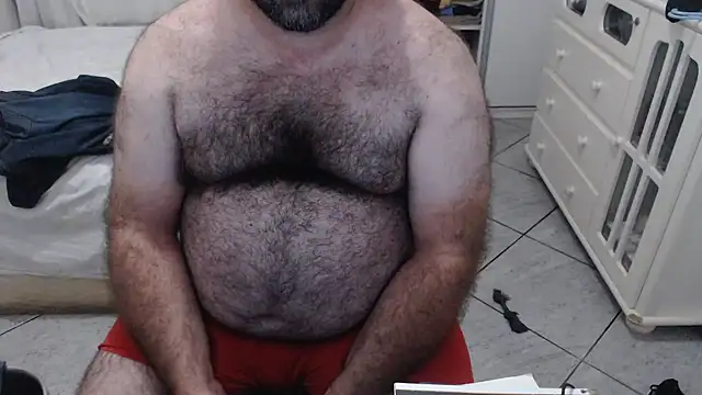 Snapshot of MysterBearMG chatting on February 2, 3:21 am MysterBearMG online show from February 2, 3:21 am