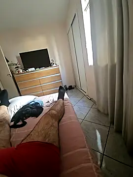 Snapshot of MysterBearMG chatting on February 7, 8:42 pm MysterBearMG online show from February 7, 8:42 pm