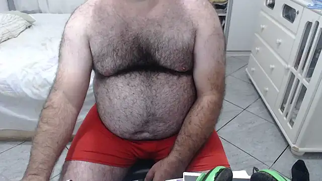 Snapshot of MysterBearMG chatting on February 13, 12:46 am MysterBearMG online show from February 13, 12:46 am