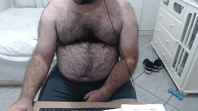 Snapshot of MysterBearMG chatting on February 16, 11:26 pm MysterBearMG online show from February 16, 11:26 pm