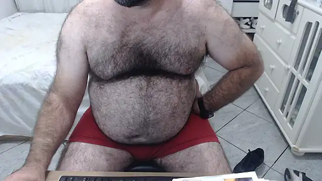 Snapshot of MysterBearMG chatting on February 27, 12:21 am MysterBearMG online show from February 27, 12:21 am