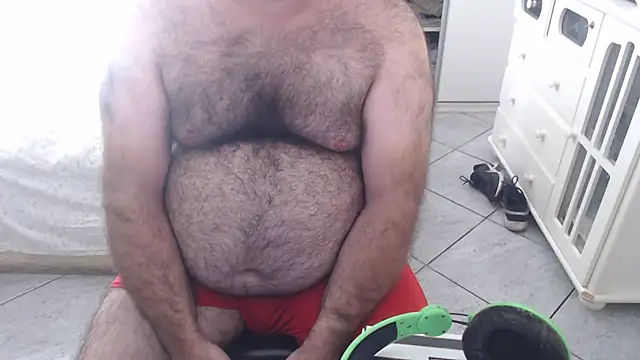 Snapshot of MysterBearMG chatting on March 3, 5:07 pm MysterBearMG online show from March 3, 5:07 pm