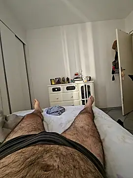 Snapshot of MysterBearMG chatting on March 9, 10:52 am MysterBearMG online show from March 9, 10:52 am