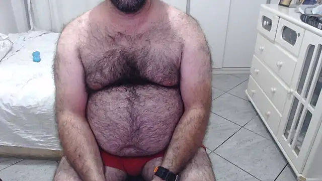 Snapshot of MysterBearMG chatting on March 9, 11:03 pm MysterBearMG online show from March 9, 11:03 pm