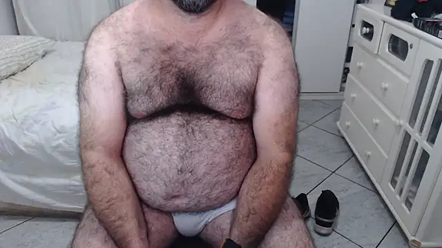 Snapshot of MysterBearMG chatting on March 18, 10:58 pm MysterBearMG online show from March 18, 10:58 pm