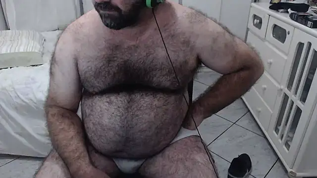 Snapshot of MysterBearMG chatting on March 20, 1:46 am MysterBearMG online show from March 20, 1:46 am